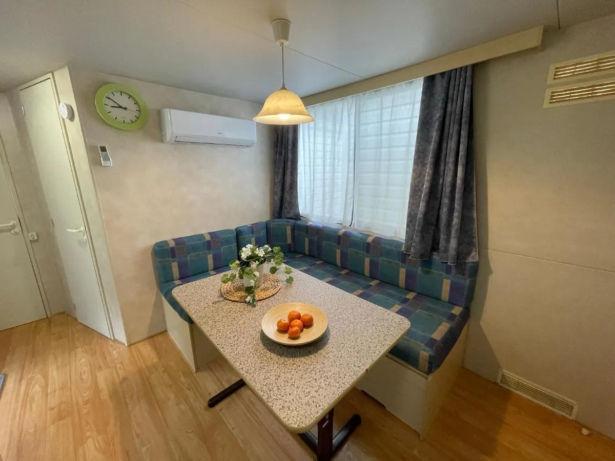Bella Vita 43 - Porlezza Hotel 0*,