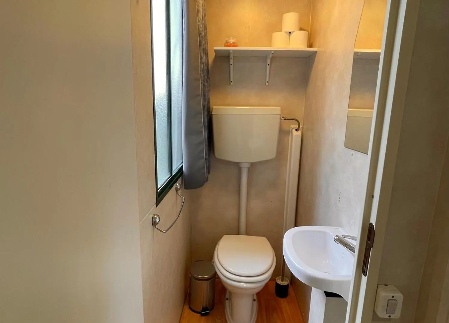 Campsite Bella Vita 43 - Porlezza Hotel