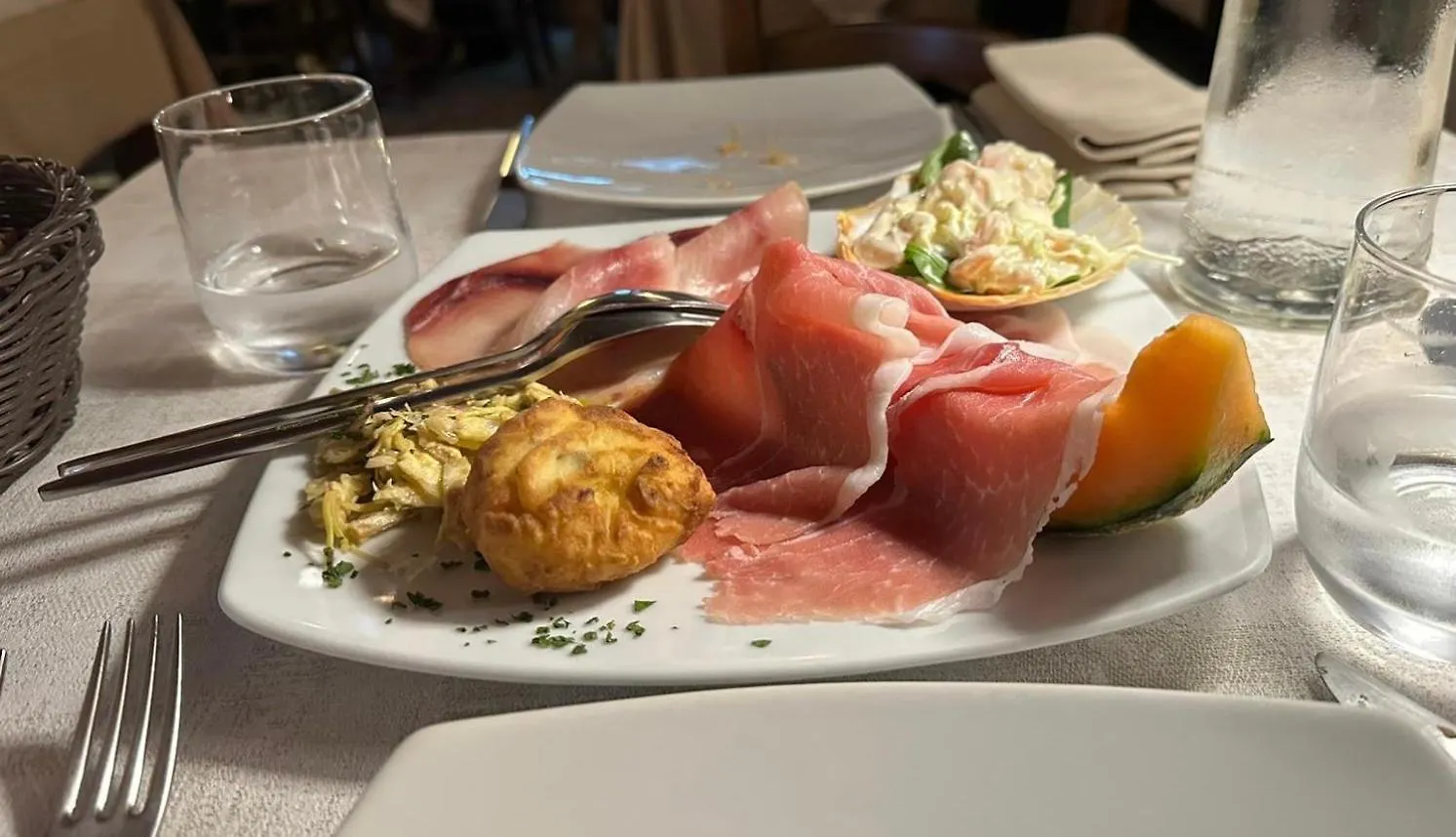 Bella Vita 43 - Porlezza Hotel 0*,  Italy